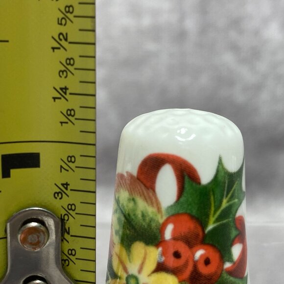 Vintage Bone China Thimble With Red Berries & Yellow Flower Design England - Picture 9 of 9